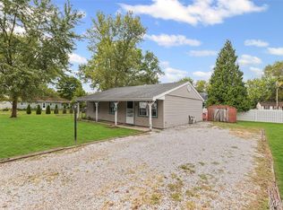 6 Scarlet Dr, Belleville, IL 62220