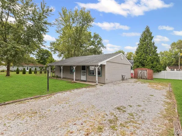 6 Scarlet Dr, Belleville, IL 62220