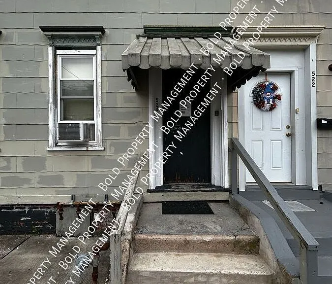524 Spruce St #4 — Photo 3
