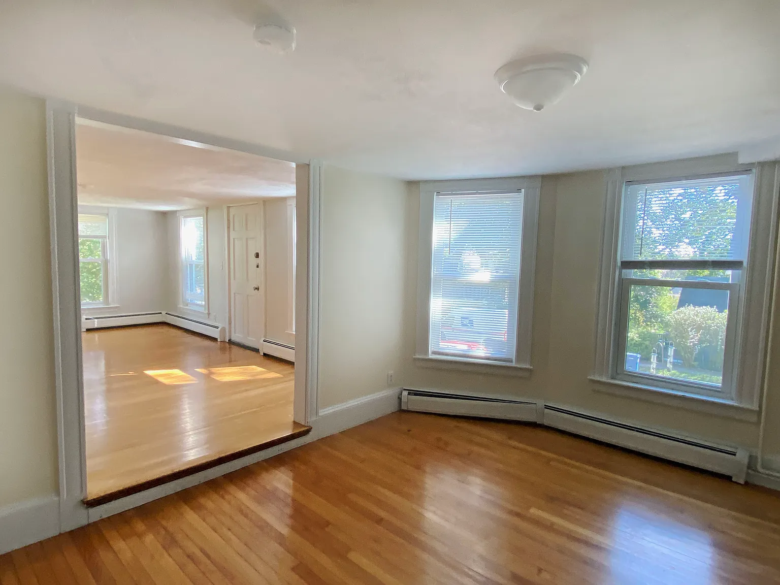 2 bed, 1000 sqft, $2,150 — Photo 2