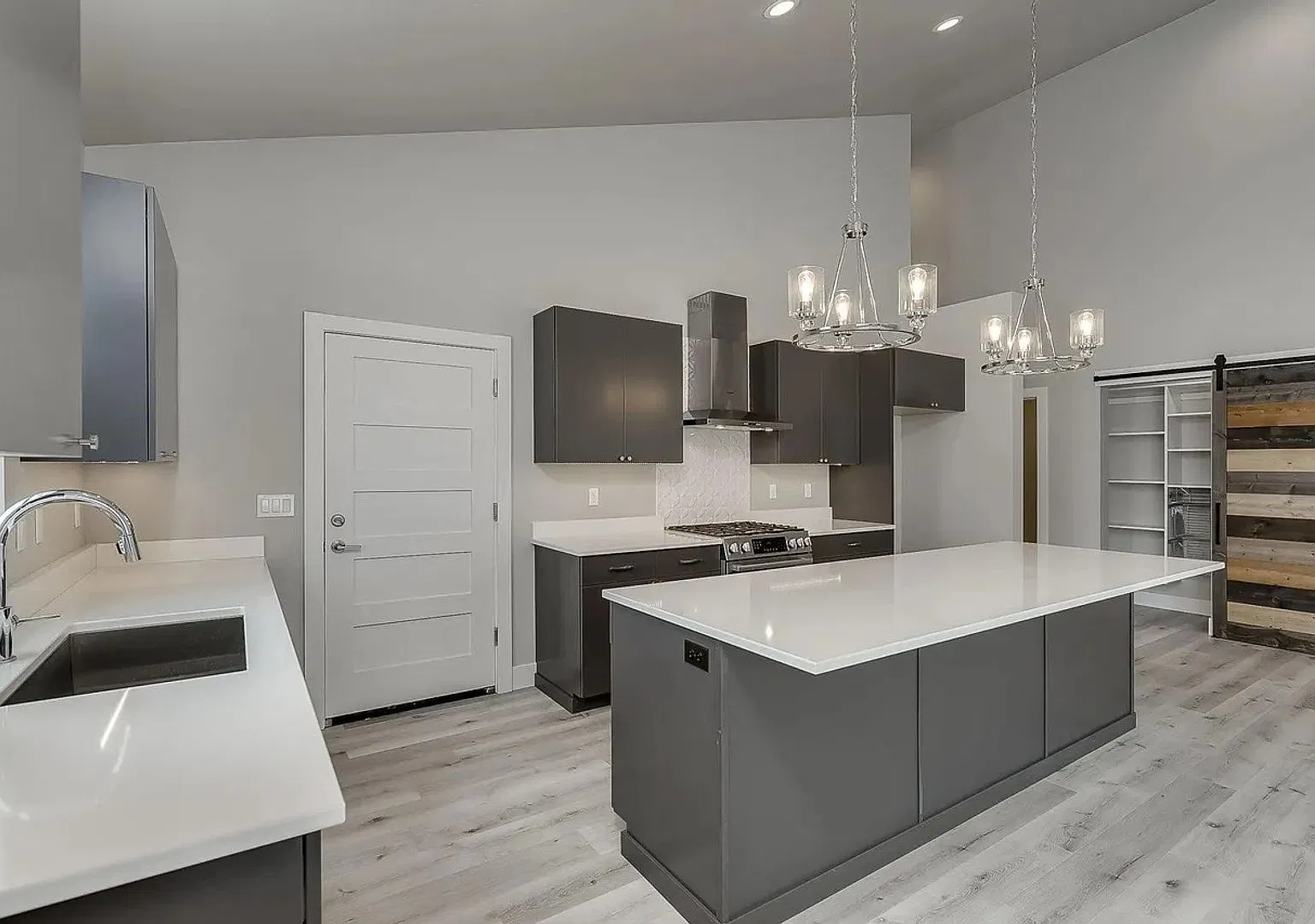 Beautiful 3-Bedroom Home in Desirable Coeur d'Alene Place — Photo 4