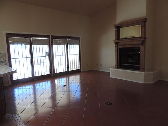 3rd image of 2540 Player Ave