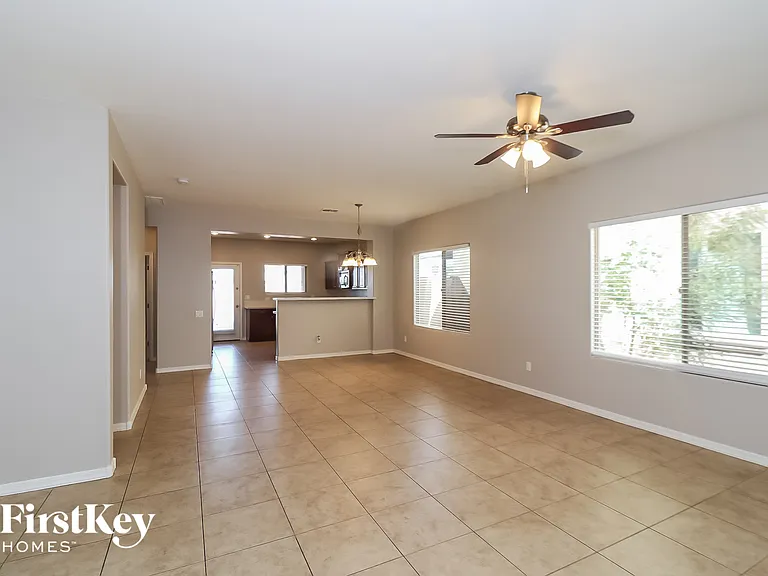 11144 E Sutter Ave — Photo 5