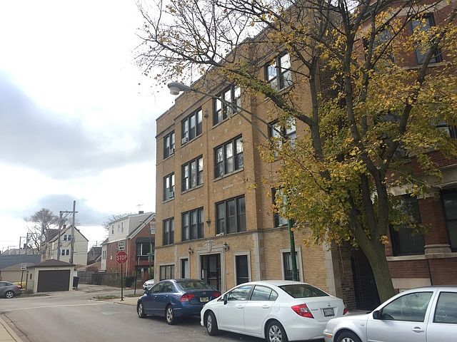 1st image of 2130 N Oakley Ave #G