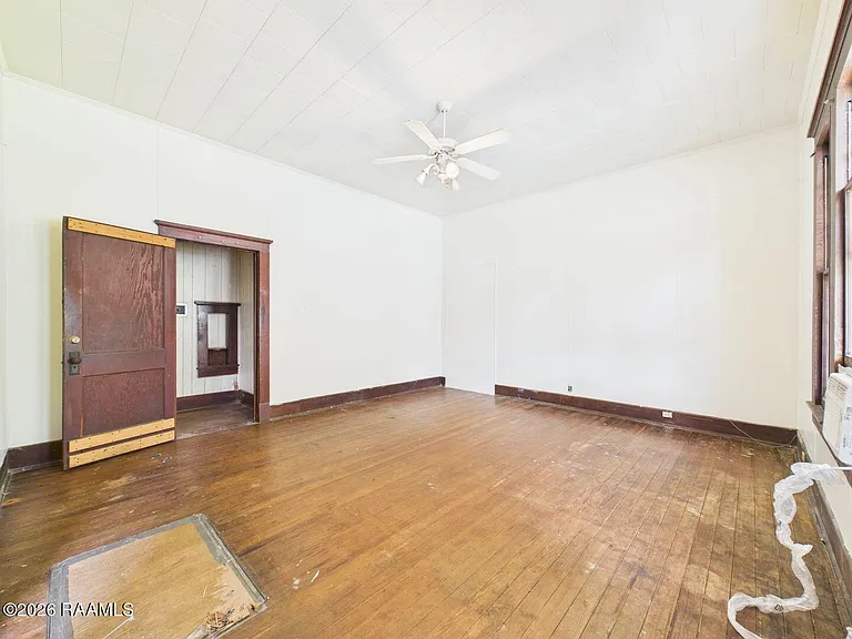 223 General Gardner Ave — Photo 7