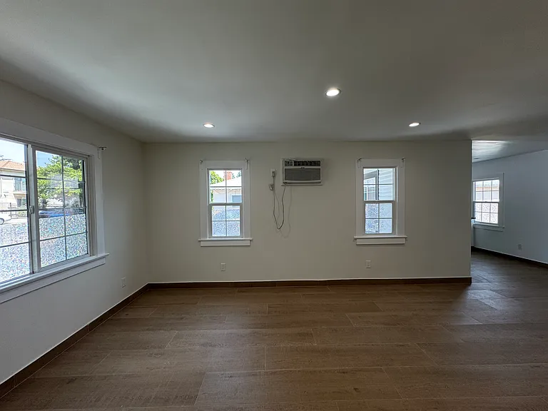14224 Friar St #1 — Photo 10