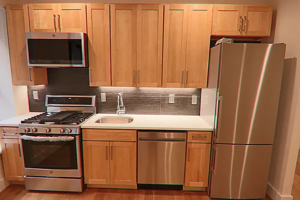 Rented by PMG Real Estate  | media 11