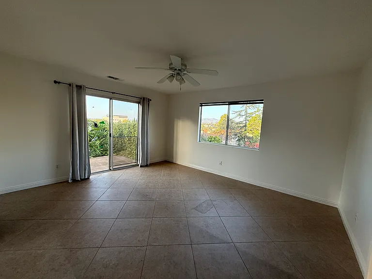 654 McGavran Dr — Photo 16