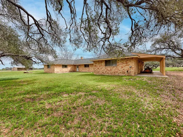 341 County Road 233, Hallettsville, TX 77964
