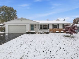 25 Yarkerdale Dr, Rochester, NY 14615