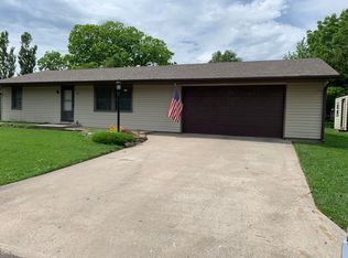 304 5th St, Pilot Grove, MO 65276