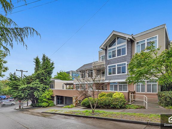 2nd image of 611 Highland Dr APT 203