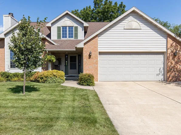 1195 W Cecil St, Neenah, WI 54956