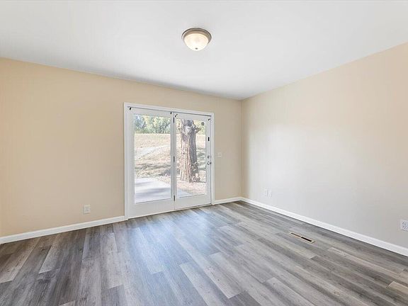 4th image of 4020 Avenue G