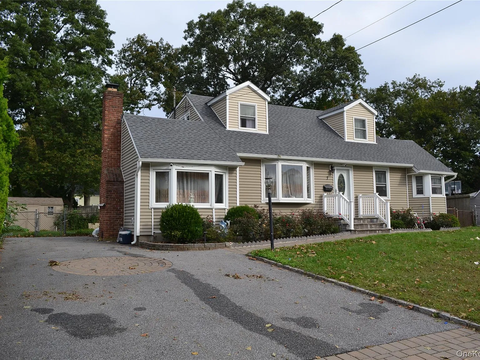 5 bed, 2.0 bath, 1758 sqft, $4,750 — Photo 2