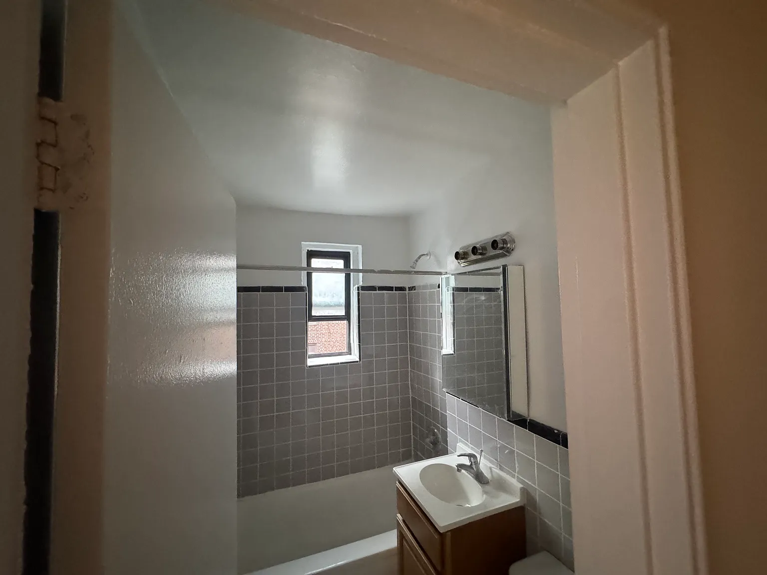 2 bed, 850 sqft, $2,450 — Photo 3