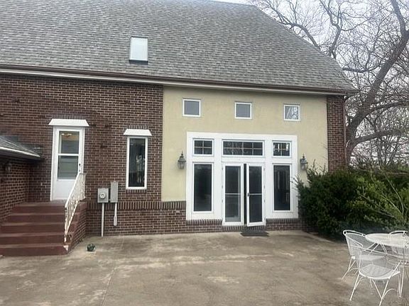 3rd image of 1619 Koenigstein Ave