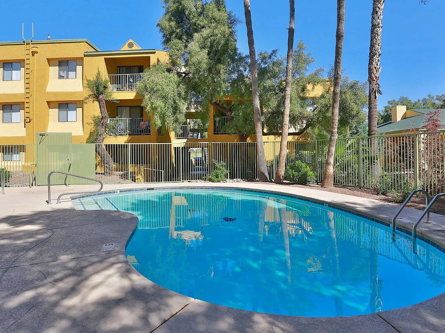 Silverado Apartments — Photo 4