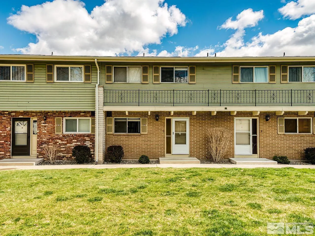 244 Smithridge Park photo 1