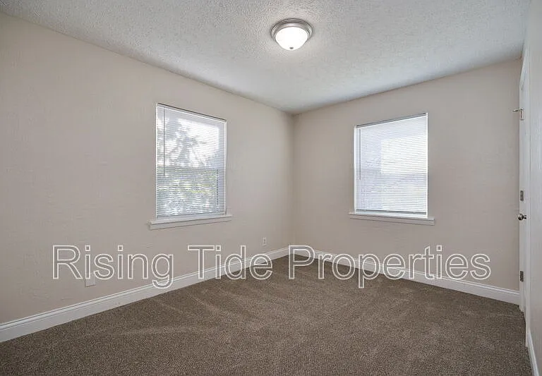 1903 Alice St — Photo 11