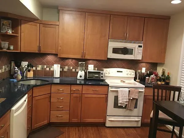 10508 Grosvenor Pl — Photo 5