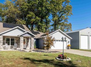 412 Noah Ln, Carterville, IL 62918