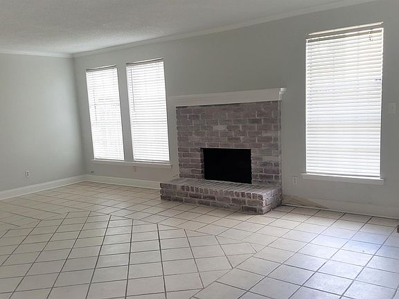 2nd image of 910 Saint Julien Dr