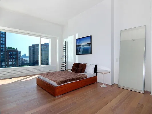 Sold by Sotheby's International Realty | media 33