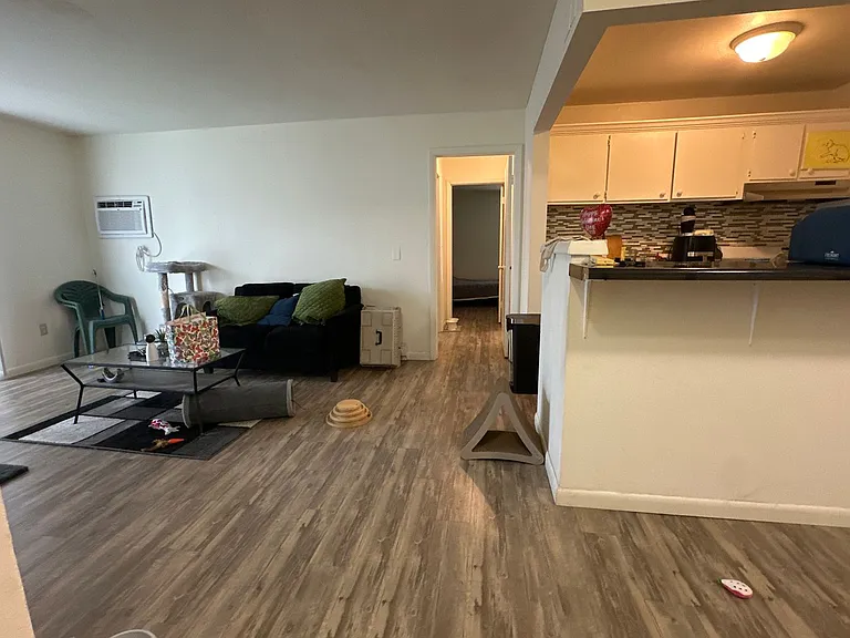 University Park Apartments near Cornell University — Photo 337