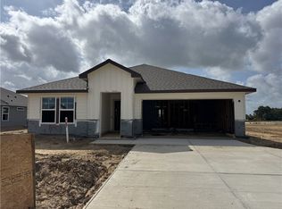 5409 Smith Lake Blvd, Bryan, TX 77807