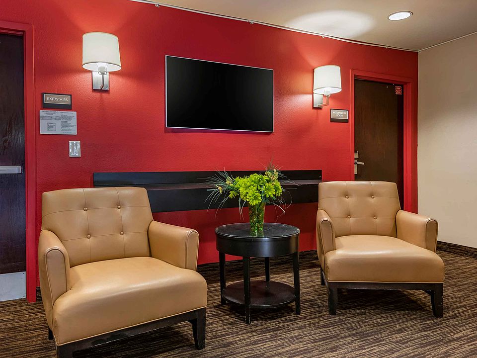 Lobby and Guest Check-in