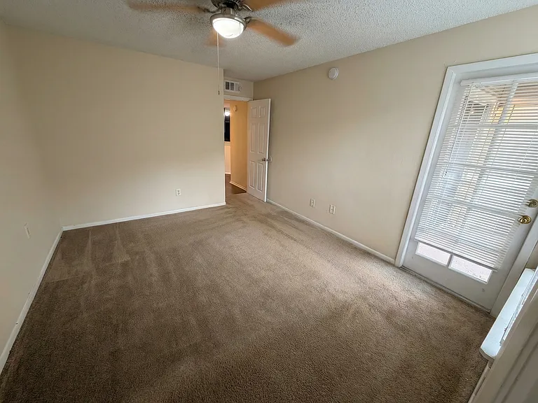 1916 Lake Atriums Cir #30 — Photo 9