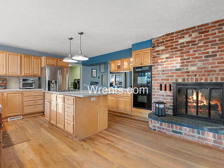 1415 W Borden Rd — Photo 2