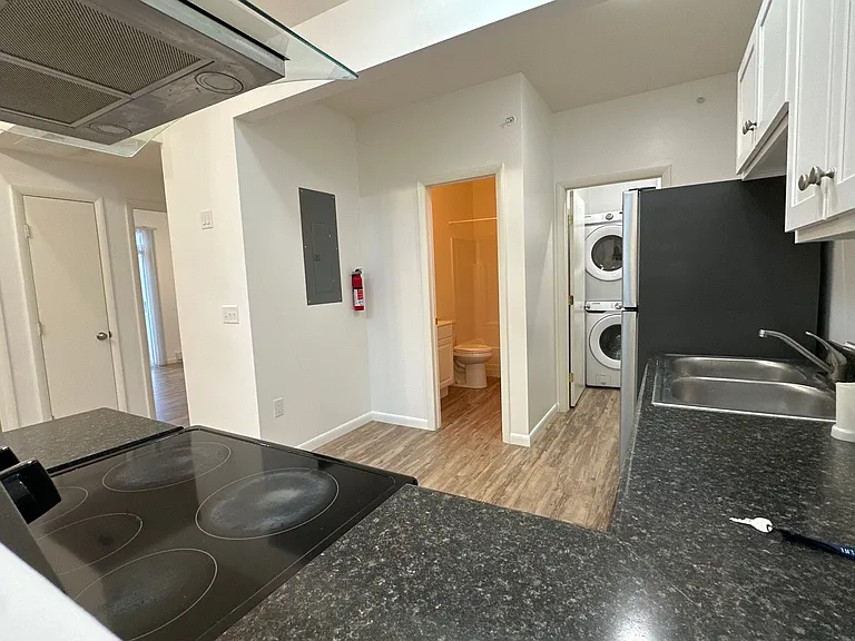 University Park Apartments near Cornell University — Photo 375