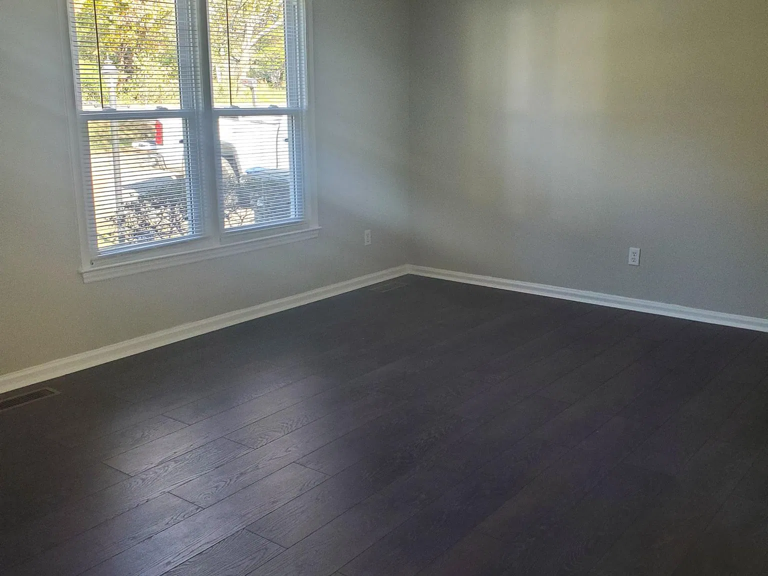 3 bed, 1.5 bath, 1100 sqft, $1,695 — Photo 2