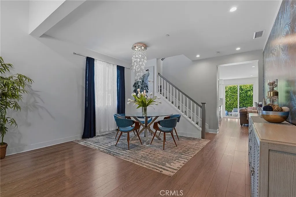 4 bed, 2279 sqft, $6,750 — Photo 4