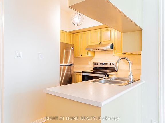 5th image of 230 Queens Quay W #918