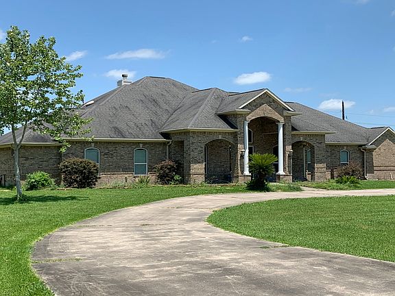 3rd image of 5843 Bridlewood Dr