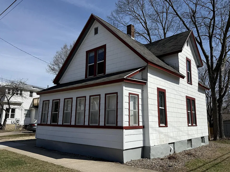 Building Photo 4