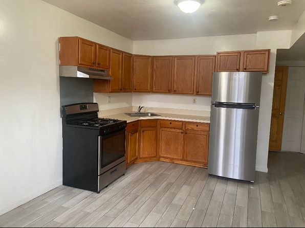 69 Arlington Ave FLOOR 1