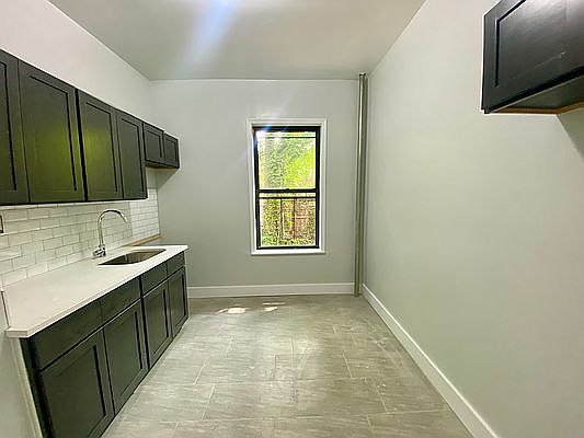 5th image of 260 Parkside Ave APT A4w