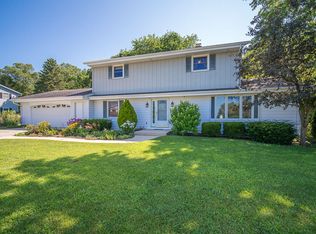 6822 Eastwood Trl, West Bend, WI 53090