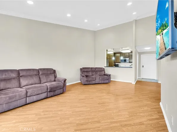 4170 Elm Ave Unit 304, Long Beach, CA 90807
