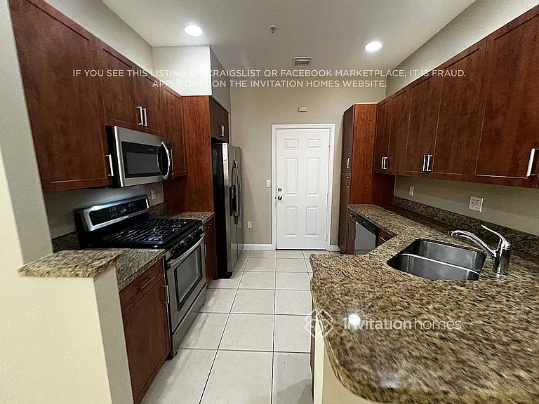 12643 NW 32nd Ct #12643 — Photo 5