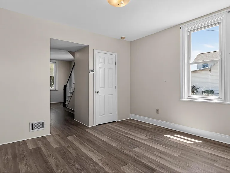 334 S Railroad St — Photo 10