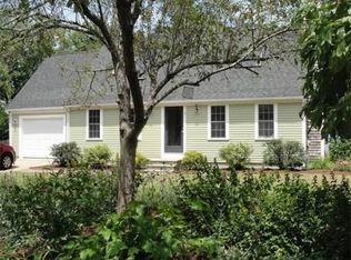 26 Spinnaker Dr, Mashpee, MA 02649