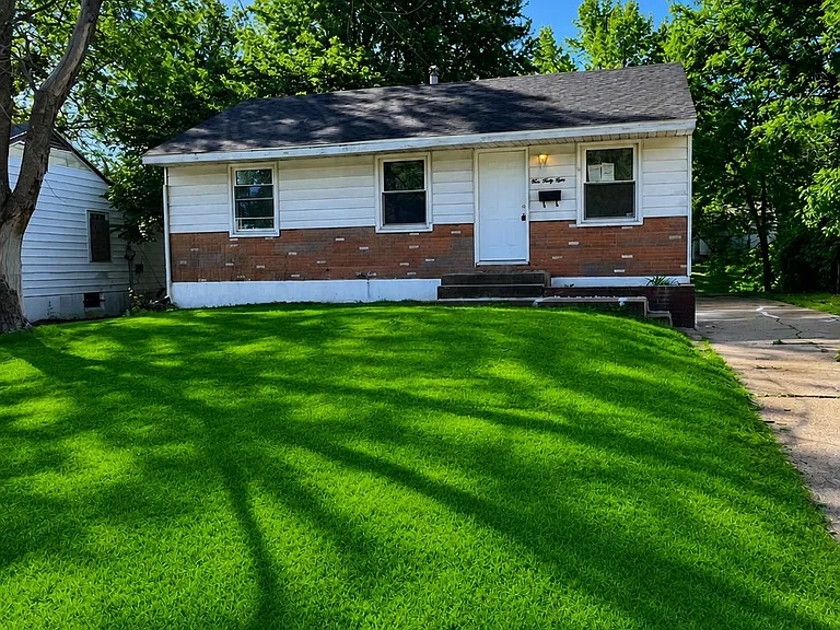 448 Midlothian Rd — Photo 2
