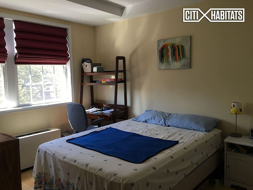 2nd image of 2519 35th St APT 3A