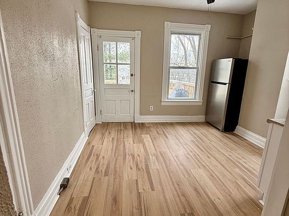 3rd image of 5010-5012 Linden Ave #3