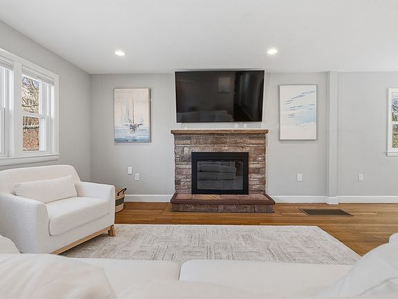 3rd image of 25 Hazelmere Rd